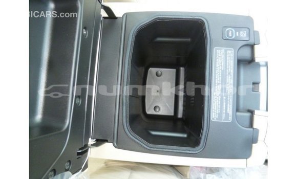 Buy Import Toyota Land Cruiser White Car in Import - Dubai in Bumthang Buy Import Toyota Land Cruiser White Car in Import - Dubai in Bumthang