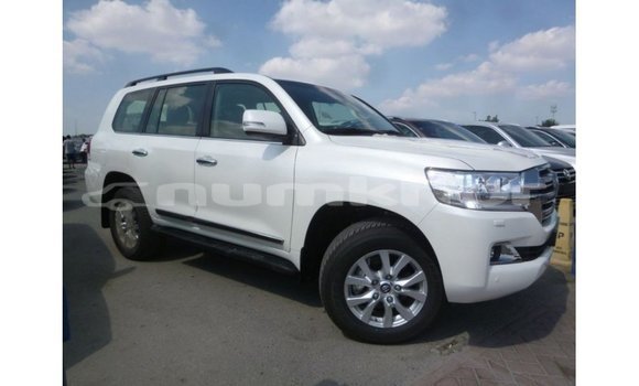 Buy Import Toyota Land Cruiser White Car in Import - Dubai in Bumthang Buy Import Toyota Land Cruiser White Car in Import - Dubai in Bumthang