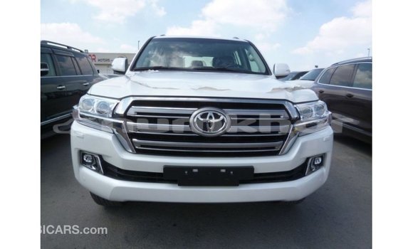 Buy Import Toyota Land Cruiser White Car in Import - Dubai in Bumthang Buy Import Toyota Land Cruiser White Car in Import - Dubai in Bumthang