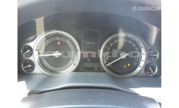 Buy Import Toyota Land Cruiser White Car in Import - Dubai in Bumthang Buy Import Toyota Land Cruiser White Car in Import - Dubai in Bumthang