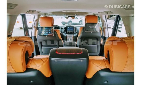 Buy Import Toyota Land Cruiser Black Car in Import - Dubai in Bumthang Buy Import Toyota Land Cruiser Black Car in Import - Dubai in Bumthang