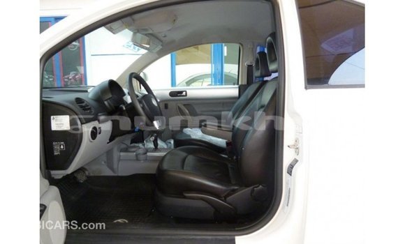 Buy Import Volkswagen Beetle White Car in Import - Dubai in Bumthang Buy Import Volkswagen Beetle White Car in Import - Dubai in Bumthang