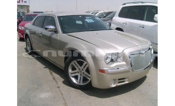 Buy Import Chrysler 300 Beige Car in Import - Dubai in Bumthang