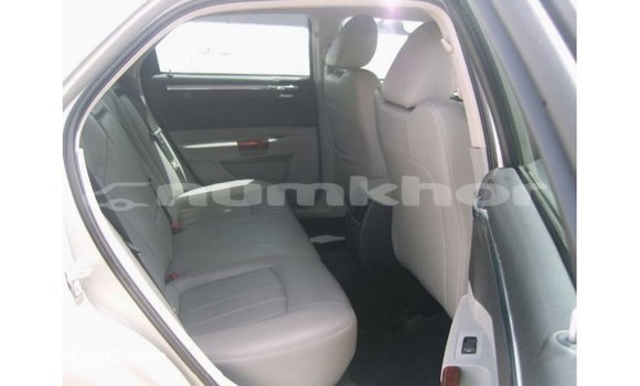 Buy Import Chrysler 300 Beige Car in Import - Dubai in Bumthang Buy Import Chrysler 300 Beige Car in Import - Dubai in Bumthang