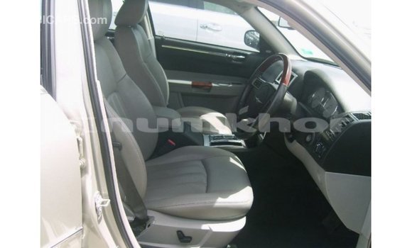 Buy Import Chrysler 300 Beige Car in Import - Dubai in Bumthang Buy Import Chrysler 300 Beige Car in Import - Dubai in Bumthang