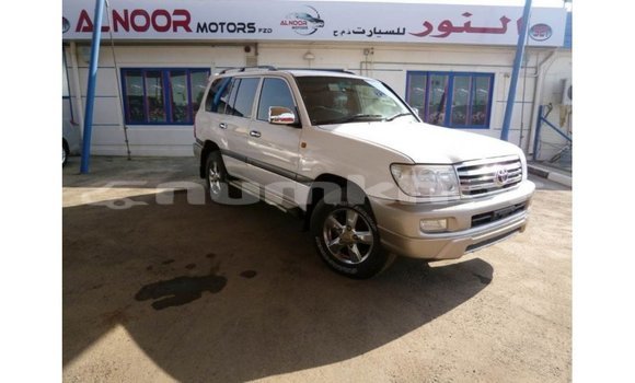 Buy Import Toyota Land Cruiser White Car in Import - Dubai in Bumthang Buy Import Toyota Land Cruiser White Car in Import - Dubai in Bumthang