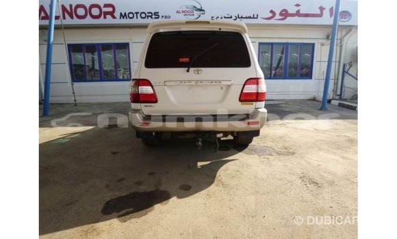 Buy Import Toyota Land Cruiser White Car in Import - Dubai in Bumthang Buy Import Toyota Land Cruiser White Car in Import - Dubai in Bumthang