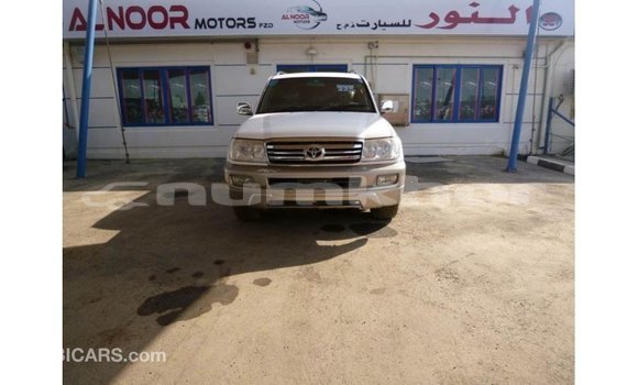 Buy Import Toyota Land Cruiser White Car in Import - Dubai in Bumthang Buy Import Toyota Land Cruiser White Car in Import - Dubai in Bumthang