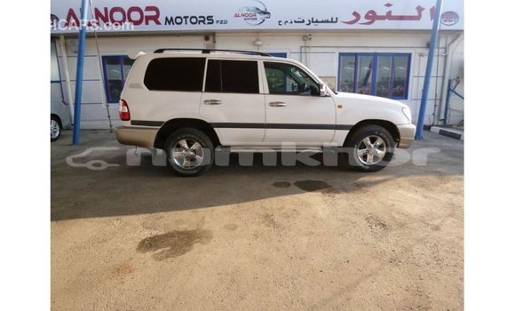 Buy Import Toyota Land Cruiser White Car in Import - Dubai in Bumthang Buy Import Toyota Land Cruiser White Car in Import - Dubai in Bumthang