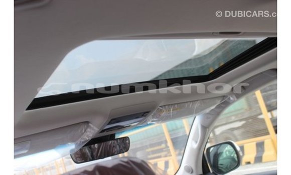 Buy Import Toyota Land Cruiser White Car in Import - Dubai in Bumthang Buy Import Toyota Land Cruiser White Car in Import - Dubai in Bumthang