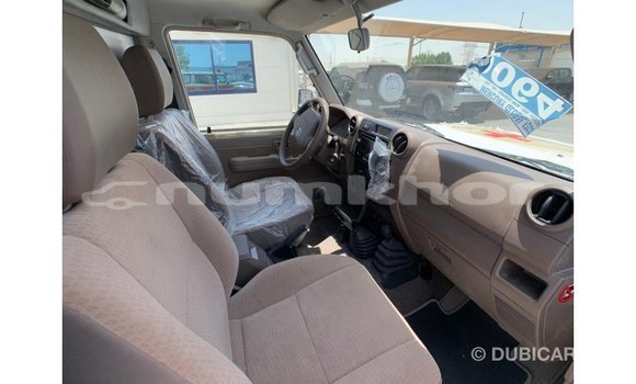 Buy Import Toyota Land Cruiser Beige Car in Import - Dubai in Bumthang Buy Import Toyota Land Cruiser Beige Car in Import - Dubai in Bumthang
