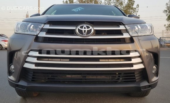Buy Import Toyota Highlander Other Car in Import - Dubai in Bumthang Buy Import Toyota Highlander Other Car in Import - Dubai in Bumthang