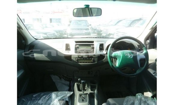 Buy Import Toyota Hilux White Car in Import - Dubai in Bumthang Buy Import Toyota Hilux White Car in Import - Dubai in Bumthang