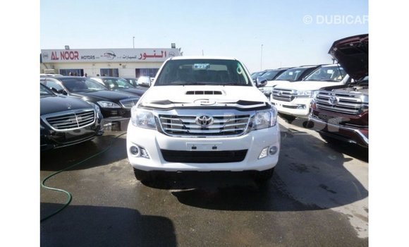 Buy Import Toyota Hilux White Car in Import - Dubai in Bumthang Buy Import Toyota Hilux White Car in Import - Dubai in Bumthang