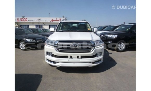 Buy Import Toyota Land Cruiser White Car in Import - Dubai in Bumthang Buy Import Toyota Land Cruiser White Car in Import - Dubai in Bumthang