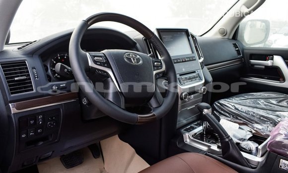 Buy Import Toyota Land Cruiser Black Car in Import - Dubai in Bumthang Buy Import Toyota Land Cruiser Black Car in Import - Dubai in Bumthang
