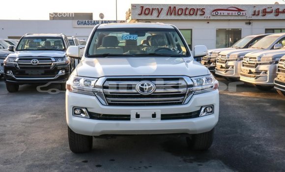 Buy Import Toyota Land Cruiser White Car in Import - Dubai in Bumthang Buy Import Toyota Land Cruiser White Car in Import - Dubai in Bumthang