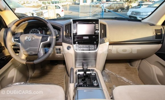 Buy Import Toyota Land Cruiser White Car in Import - Dubai in Bumthang Buy Import Toyota Land Cruiser White Car in Import - Dubai in Bumthang