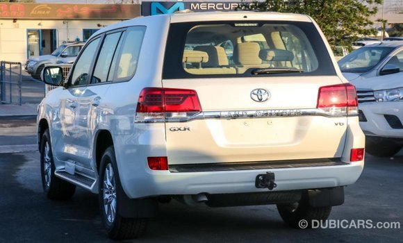 Buy Import Toyota Land Cruiser White Car in Import - Dubai in Bumthang Buy Import Toyota Land Cruiser White Car in Import - Dubai in Bumthang