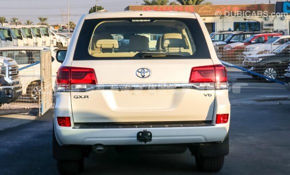 Buy Import Toyota Land Cruiser White Car in Import - Dubai in Bumthang Buy Import Toyota Land Cruiser White Car in Import - Dubai in Bumthang