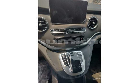 Buy Import Mercedes-Benz 250 Black Car in Import - Dubai in Bumthang Buy Import Mercedes-Benz 250 Black Car in Import - Dubai in Bumthang