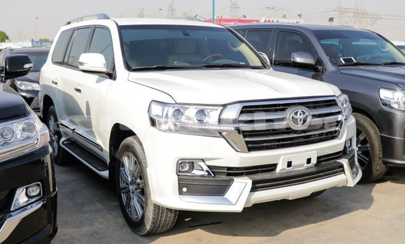 Buy Import Toyota Land Cruiser White Car in Import - Dubai in Bumthang Buy Import Toyota Land Cruiser White Car in Import - Dubai in Bumthang