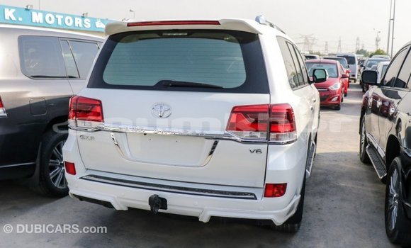 Buy Import Toyota Land Cruiser White Car in Import - Dubai in Bumthang Buy Import Toyota Land Cruiser White Car in Import - Dubai in Bumthang