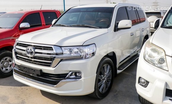 Buy Import Toyota Land Cruiser White Car in Import - Dubai in Bumthang Buy Import Toyota Land Cruiser White Car in Import - Dubai in Bumthang