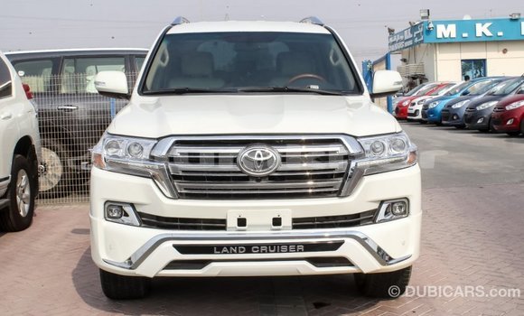 Buy Import Toyota Land Cruiser White Car in Import - Dubai in Bumthang Buy Import Toyota Land Cruiser White Car in Import - Dubai in Bumthang