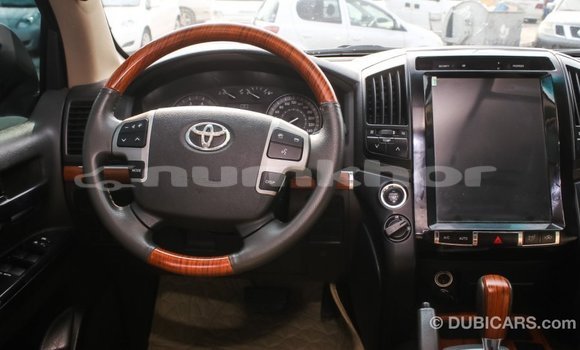Buy Import Toyota Land Cruiser White Car in Import - Dubai in Bumthang Buy Import Toyota Land Cruiser White Car in Import - Dubai in Bumthang
