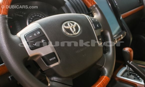 Buy Import Toyota Land Cruiser White Car in Import - Dubai in Bumthang Buy Import Toyota Land Cruiser White Car in Import - Dubai in Bumthang