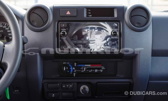 Buy Import Toyota Land Cruiser White Car in Import - Dubai in Bumthang Buy Import Toyota Land Cruiser White Car in Import - Dubai in Bumthang