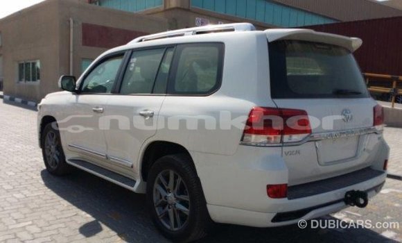 Buy Import Toyota Land Cruiser White Car in Import - Dubai in Bumthang Buy Import Toyota Land Cruiser White Car in Import - Dubai in Bumthang