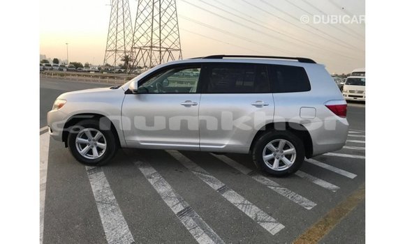 Buy Import Toyota Highlander Other Car in Import - Dubai in Bumthang Buy Import Toyota Highlander Other Car in Import - Dubai in Bumthang