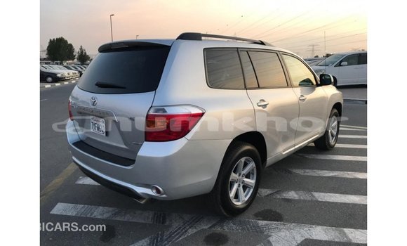 Buy Import Toyota Highlander Other Car in Import - Dubai in Bumthang Buy Import Toyota Highlander Other Car in Import - Dubai in Bumthang