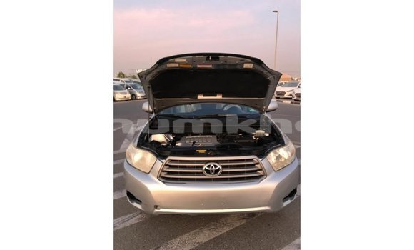 Buy Import Toyota Highlander Other Car in Import - Dubai in Bumthang Buy Import Toyota Highlander Other Car in Import - Dubai in Bumthang