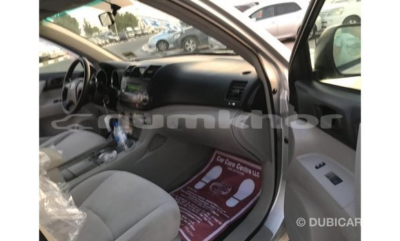 Buy Import Toyota Highlander Other Car in Import - Dubai in Bumthang Buy Import Toyota Highlander Other Car in Import - Dubai in Bumthang