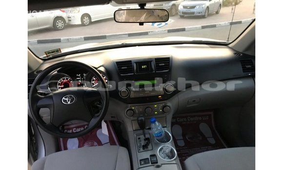 Buy Import Toyota Highlander Other Car in Import - Dubai in Bumthang Buy Import Toyota Highlander Other Car in Import - Dubai in Bumthang