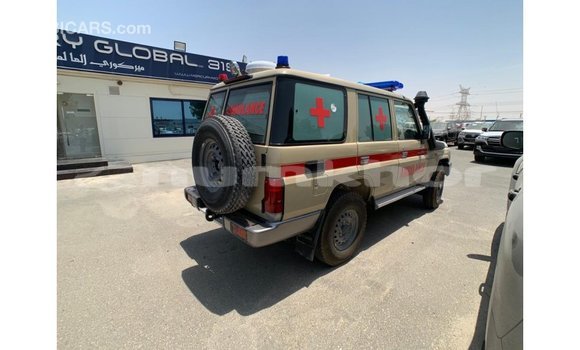 Buy Import Toyota Land Cruiser Beige Car in Import - Dubai in Bumthang Buy Import Toyota Land Cruiser Beige Car in Import - Dubai in Bumthang
