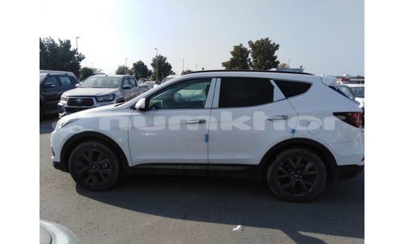 Buy Import Hyundai Santa Fe White Car in Import - Dubai in Bumthang Buy Import Hyundai Santa Fe White Car in Import - Dubai in Bumthang