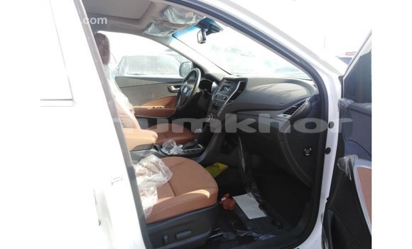 Buy Import Hyundai Santa Fe White Car in Import - Dubai in Bumthang Buy Import Hyundai Santa Fe White Car in Import - Dubai in Bumthang