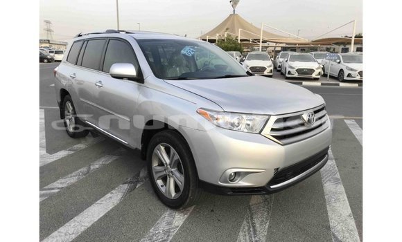 Buy Import Toyota Highlander Other Car in Import - Dubai in Bumthang Buy Import Toyota Highlander Other Car in Import - Dubai in Bumthang