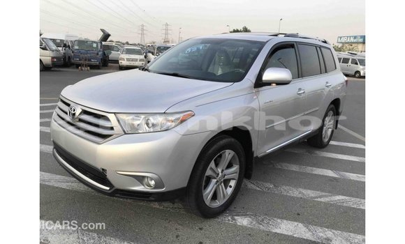 Buy Import Toyota Highlander Other Car in Import - Dubai in Bumthang Buy Import Toyota Highlander Other Car in Import - Dubai in Bumthang