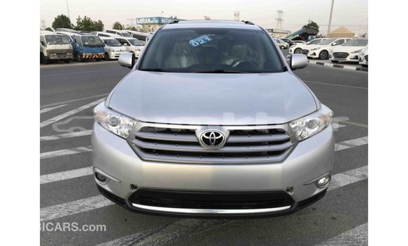 Buy Import Toyota Highlander Other Car in Import - Dubai in Bumthang Buy Import Toyota Highlander Other Car in Import - Dubai in Bumthang