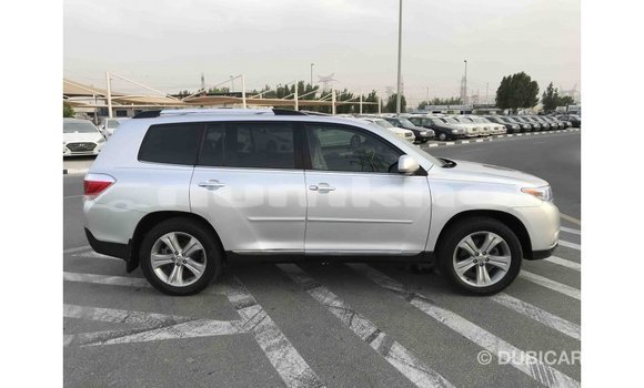 Buy Import Toyota Highlander Other Car in Import - Dubai in Bumthang Buy Import Toyota Highlander Other Car in Import - Dubai in Bumthang