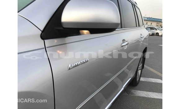 Buy Import Toyota Highlander Other Car in Import - Dubai in Bumthang Buy Import Toyota Highlander Other Car in Import - Dubai in Bumthang