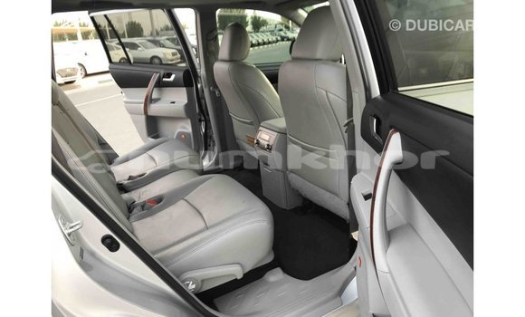 Buy Import Toyota Highlander Other Car in Import - Dubai in Bumthang Buy Import Toyota Highlander Other Car in Import - Dubai in Bumthang