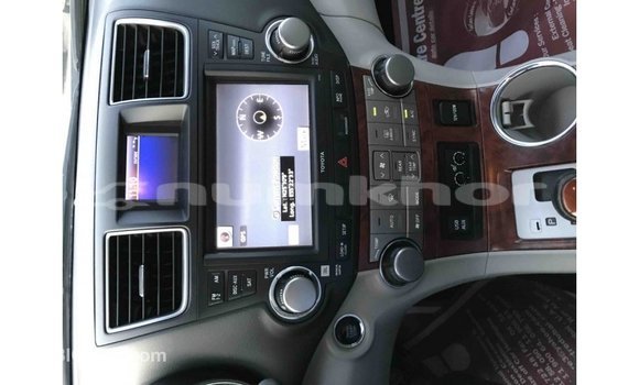 Buy Import Toyota Highlander Black Car in Import - Dubai in Bumthang Buy Import Toyota Highlander Black Car in Import - Dubai in Bumthang