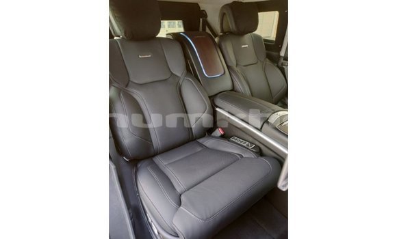 Buy Import Toyota Land Cruiser Black Car in Import - Dubai in Bumthang Buy Import Toyota Land Cruiser Black Car in Import - Dubai in Bumthang