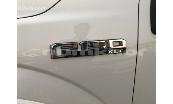 Buy Import Ford V8 White Car in Import - Dubai in Bumthang Buy Import Ford V8 White Car in Import - Dubai in Bumthang